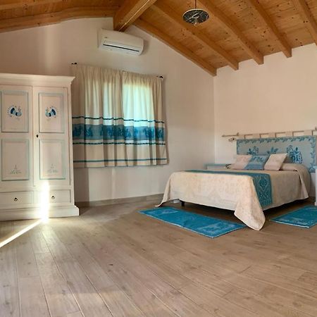 Tenute Venafiorita Loiri Porto San Paolo Extérieur photo