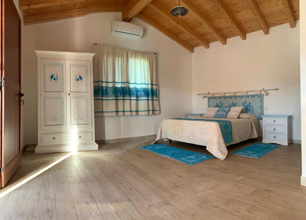 Tenute Venafiorita Loiri Porto San Paolo Extérieur photo
