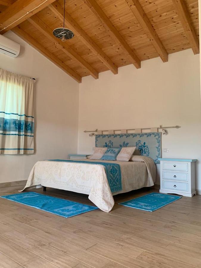 Tenute Venafiorita Loiri Porto San Paolo Extérieur photo